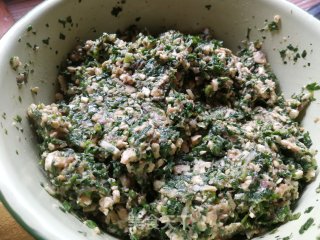荠菜蘑菇鲜肉饺的做法步骤：6