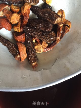 双菌薏米炖鹧鸪的做法步骤：4