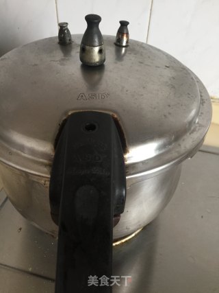 双菌薏米炖鹧鸪的做法步骤：8