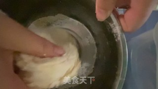 自制披萨的做法步骤：2