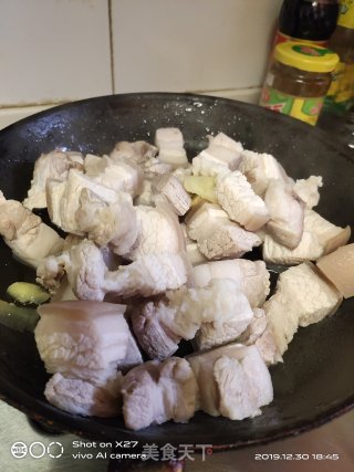 家常菜-红烧肉的做法步骤：3