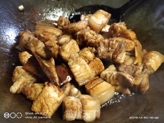 家常菜-红烧肉的做法步骤：6