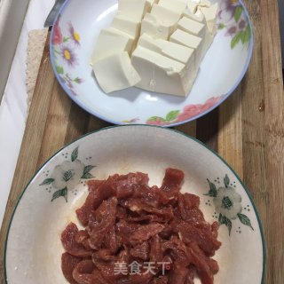 牛肉豆腐蔬菜汤的做法步骤：1