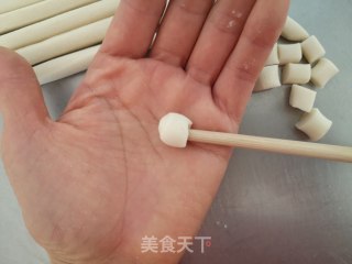 虾仁炒酒窝面的做法步骤：3