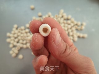 虾仁炒酒窝面的做法步骤：4