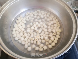 虾仁炒酒窝面的做法步骤：7