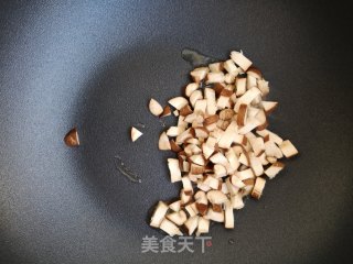 虾仁炒酒窝面的做法步骤：9