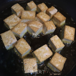 孜然油炸豆腐块的做法步骤：4