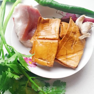 炒豆干的做法步骤：1