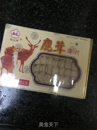 鹿茸炖排骨的做法步骤：1