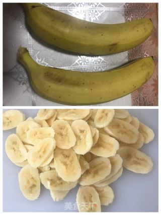 香蕉饼的做法步骤：2