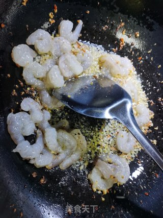 清炒葱香虾仁的做法步骤：2