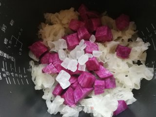 紫薯银耳糖水的做法步骤：5