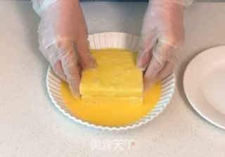 港式西多士的做法步骤：4
