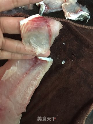干贝生鱼片粥的做法步骤：2