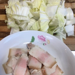 五花肉炒白菜的做法步骤：1