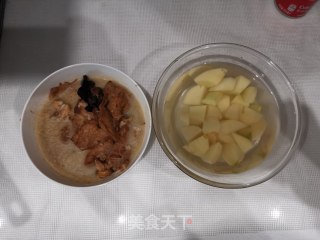 炖肉烩土豆的做法步骤：1