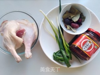 南乳鸭腿的做法步骤：1