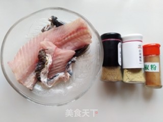 香酥鱼骨的做法步骤：1