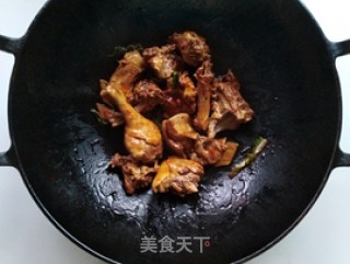 芋艿烧鸭块的做法步骤：7