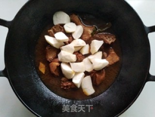 芋艿烧鸭块的做法步骤：9