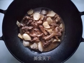 芋艿烧鸭块的做法步骤：10