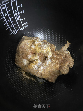 芋头炖牛肉的做法步骤：3
