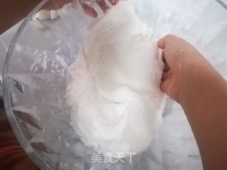 花样面食马蹄鲜虾饺的做法步骤：1