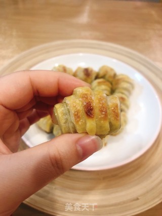 豆沙小酥卷的做法步骤：8