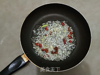 雪菜焖黄豆的做法步骤：4