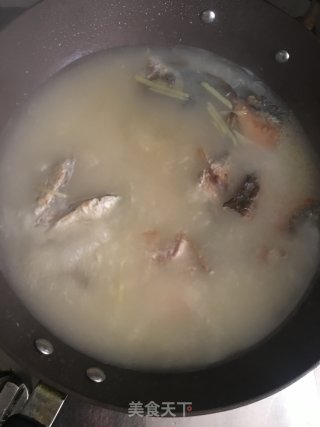 生鱼骨滚枸杞叶汤的做法步骤：5