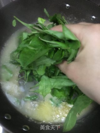 生鱼骨滚枸杞叶汤的做法步骤：6