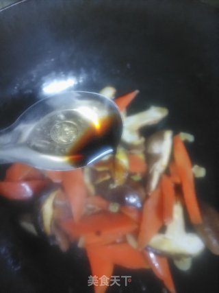 腐竹炒香菇的做法步骤：6