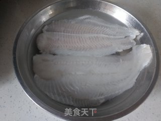 简易版的酸菜鱼的做法步骤：1