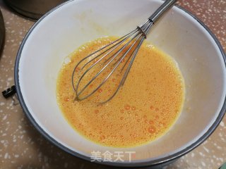 鸡蛋啤酒泡鲞的做法步骤：2