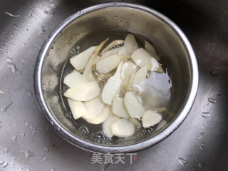 炒咸肉的做法步骤：1
