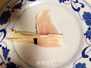 金针黑鱼卷的做法步骤：3