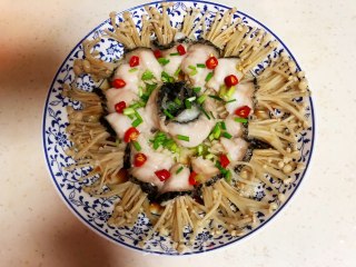 金针黑鱼卷的做法步骤：7