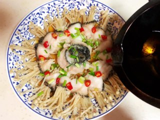 金针黑鱼卷的做法步骤：8