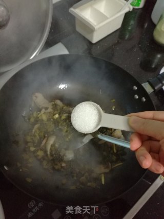 五花肉焖酸菜的做法步骤：7