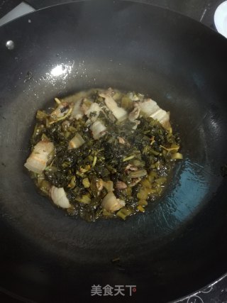 五花肉焖酸菜的做法步骤：9