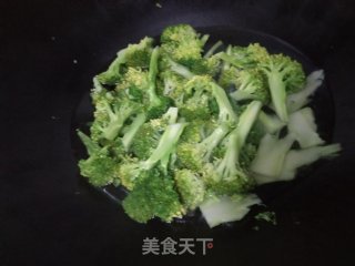 西蓝花炒肉的做法步骤：4