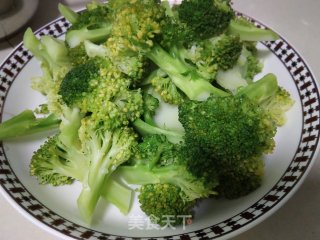 西蓝花炒肉的做法步骤：5