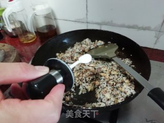 三色藜麦生蚝炒饭的做法步骤：12