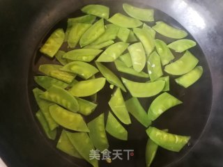 小米椒山药炒荷兰豆的做法步骤：4