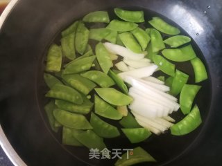 小米椒山药炒荷兰豆的做法步骤：5