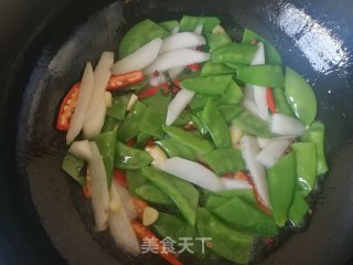 小米椒山药炒荷兰豆的做法步骤：10