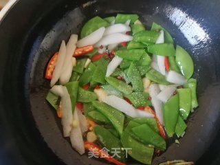 小米椒山药炒荷兰豆的做法步骤：11