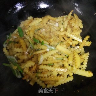 干煸土豆条的做法步骤：6