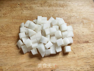 萝卜焖鸡肉的做法步骤：2